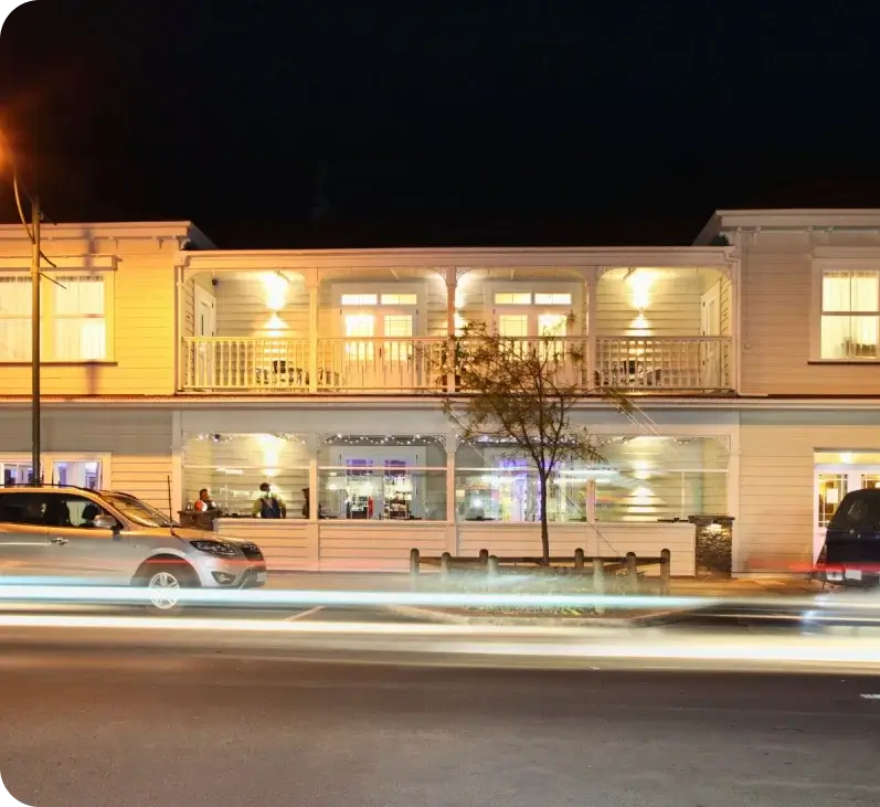 Tuakau Hotel